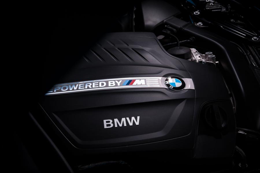 Моторный отсек BMW M2 Coupe 2016 года  (UK) (фото 37 из 40)